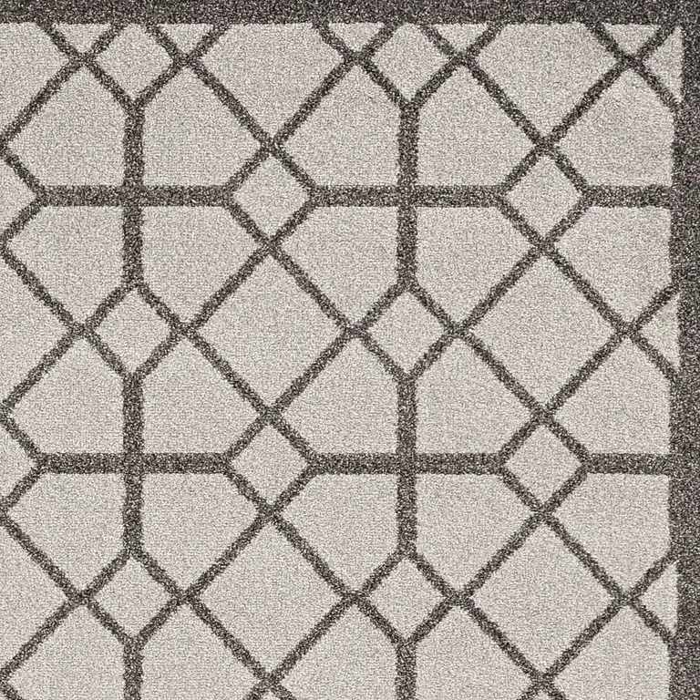 Ivory or Grey Diamond Pattern Accent Rug Photo 3