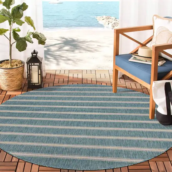8' Aqua And White Geometric Round Rug Photo 4