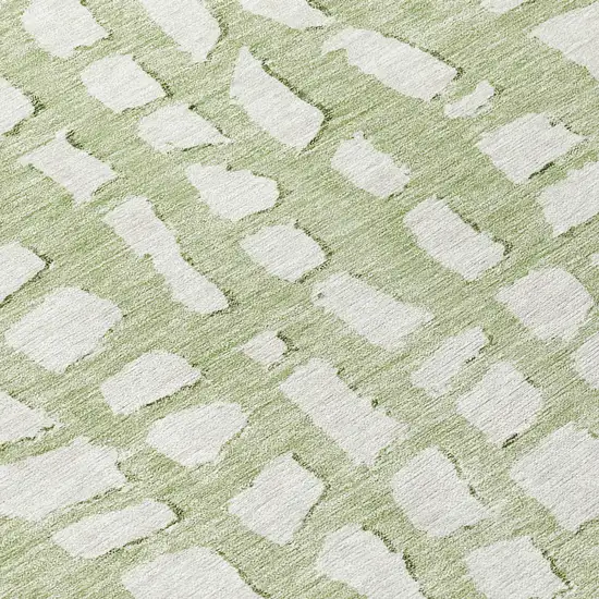 8' Artichoke Green And Ivory Round Abstract Washable Indoor Outdoor Area Rug Photo 9