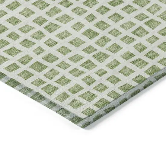 8' Artichoke Green And Ivory Round Geometric Washable Indoor Outdoor Area Rug Photo 3