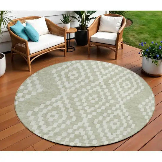 8' Artichoke Green And Ivory Round Geometric Washable Indoor Outdoor Area Rug Photo 1