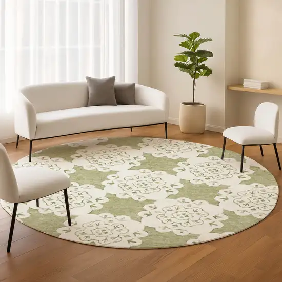 8' Artichoke Green And Ivory Round Quatrefoil Washable Indoor Outdoor Area Rug Photo 9