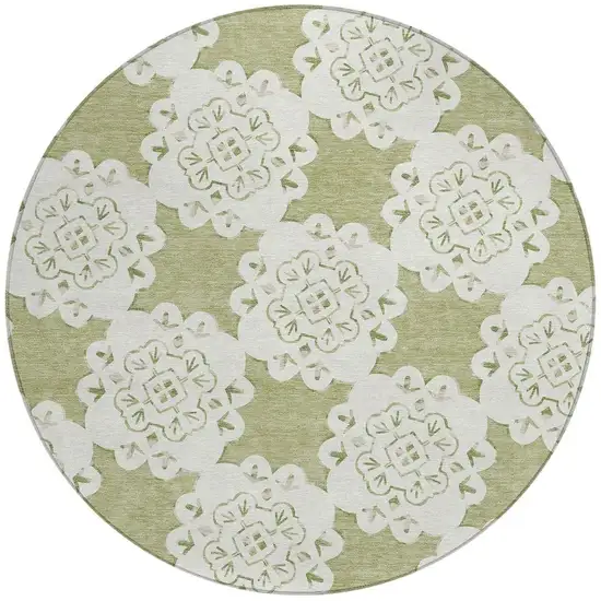 8' Artichoke Green And Ivory Round Quatrefoil Washable Indoor Outdoor Area Rug Photo 4