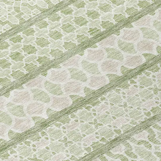8' Artichoke Green And Ivory Round Quatrefoil Washable Indoor Outdoor Area Rug Photo 8