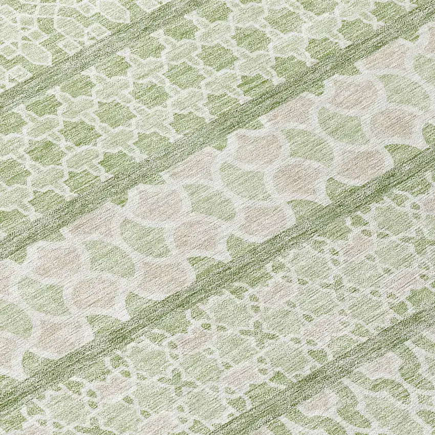 8' Artichoke Green And Ivory Round Quatrefoil Washable Indoor Outdoor Area Rug Photo 8