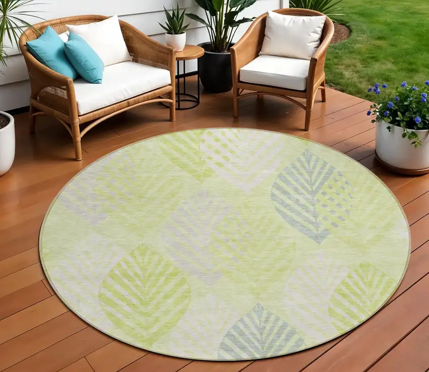 8' Artichoke Green Green And Ivory Round Floral Washable Indoor Outdoor Area Rug Photo 1