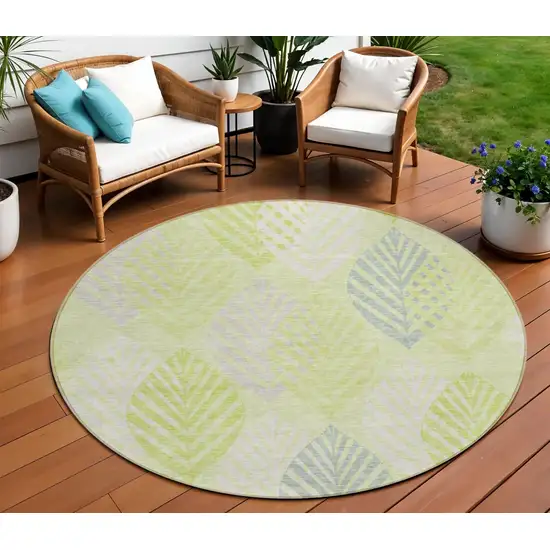 8' Artichoke Green Green And Ivory Round Floral Washable Indoor Outdoor Area Rug Photo 1