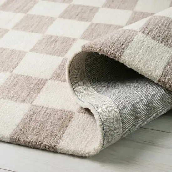 8' Beige And Brown Checkered Area Rug Photo 6
