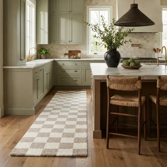 8' Beige And Brown Checkered Area Rug Photo 4