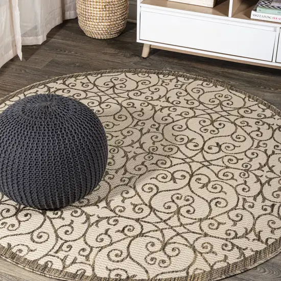 9' Beige And Brown Round Geometric Indoor Outdoor Area Rug Photo 4