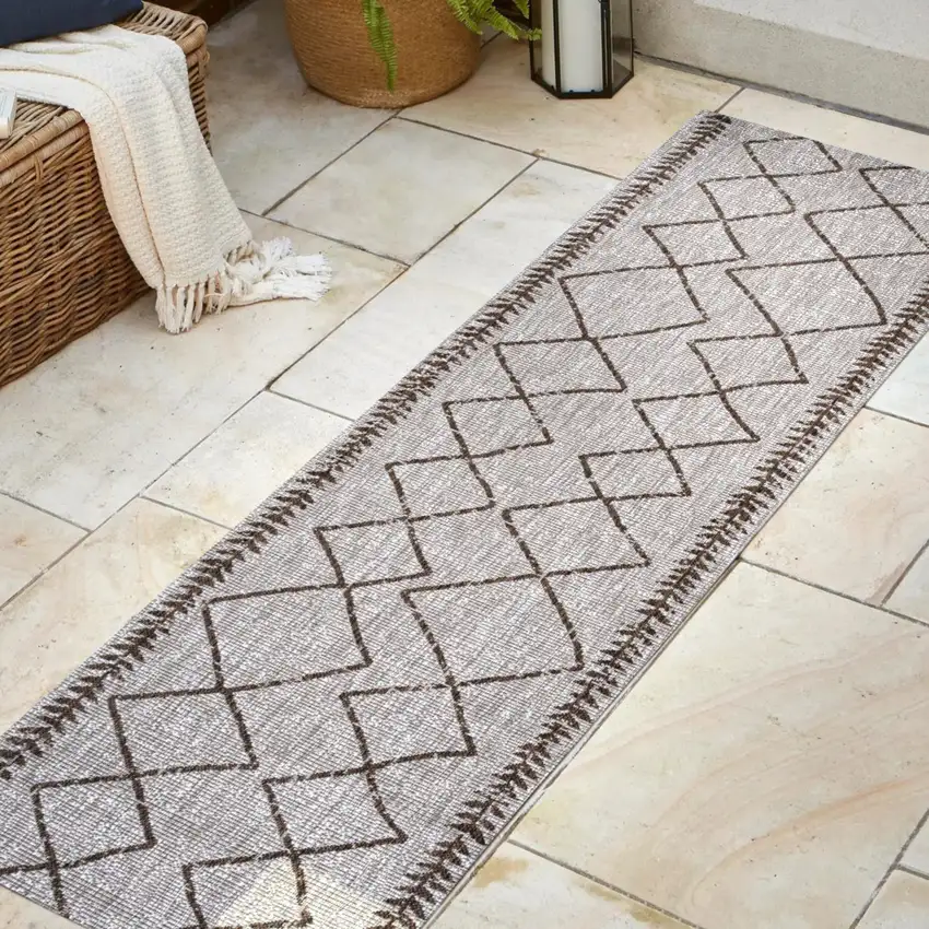 10' Beige And Brown Trellis Indoor Outdoor Runner Rug Photo 5