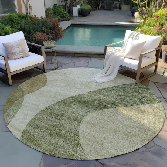 8' Beige And Chocolate Round Abstract Washable Indoor Outdoor Area Rug Photo 6