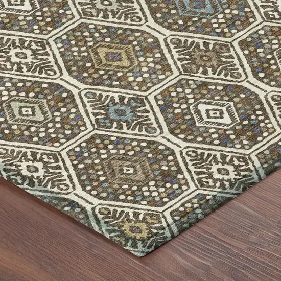 8' Beige And Chocolate Round Geometric Washable Indoor Outdoor Area Rug Photo 5