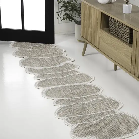 8' Beige And Cream Medallion Indoor Outdoor Runner Rug Photo 3