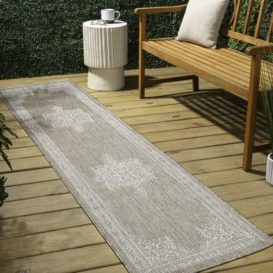 8' Beige And Cream Medallion Indoor Outdoor Runner Rug Photo 4