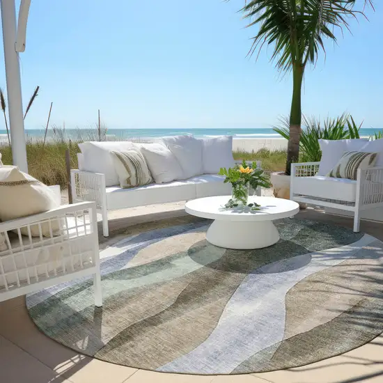 8' Beige And Denim Blue Round Abstract Washable Indoor Outdoor Area Rug Photo 5