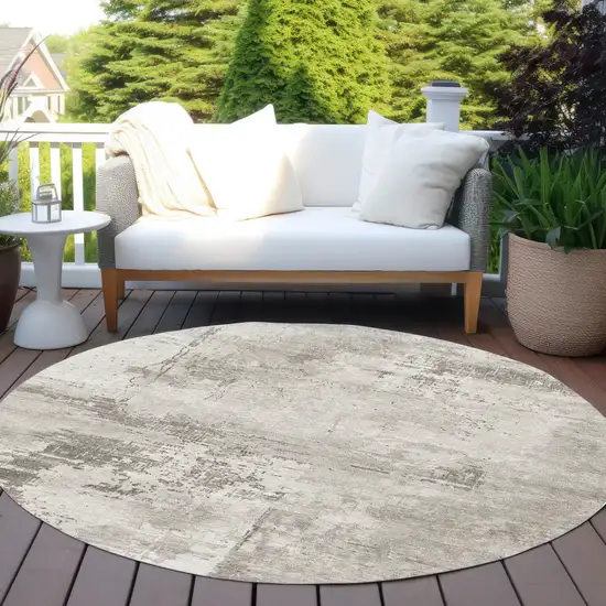 8' Beige And Gray Round Abstract Washable Indoor Outdoor Area Rug Photo 7