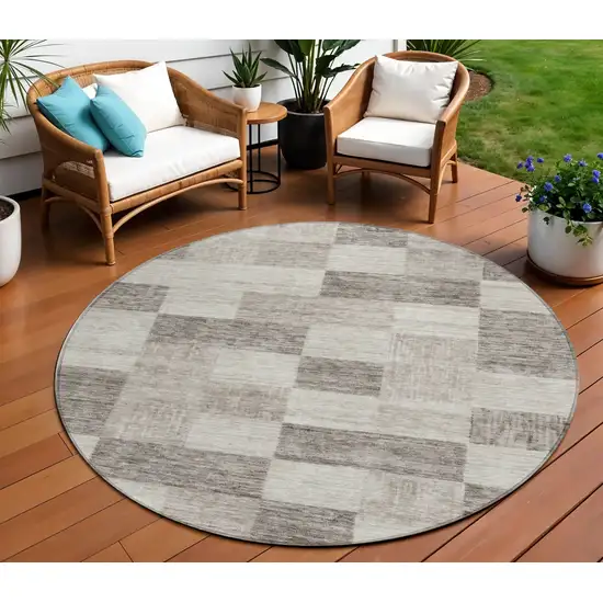 8' Beige And Gray Round Geometric Washable Indoor Outdoor Area Rug Photo 1