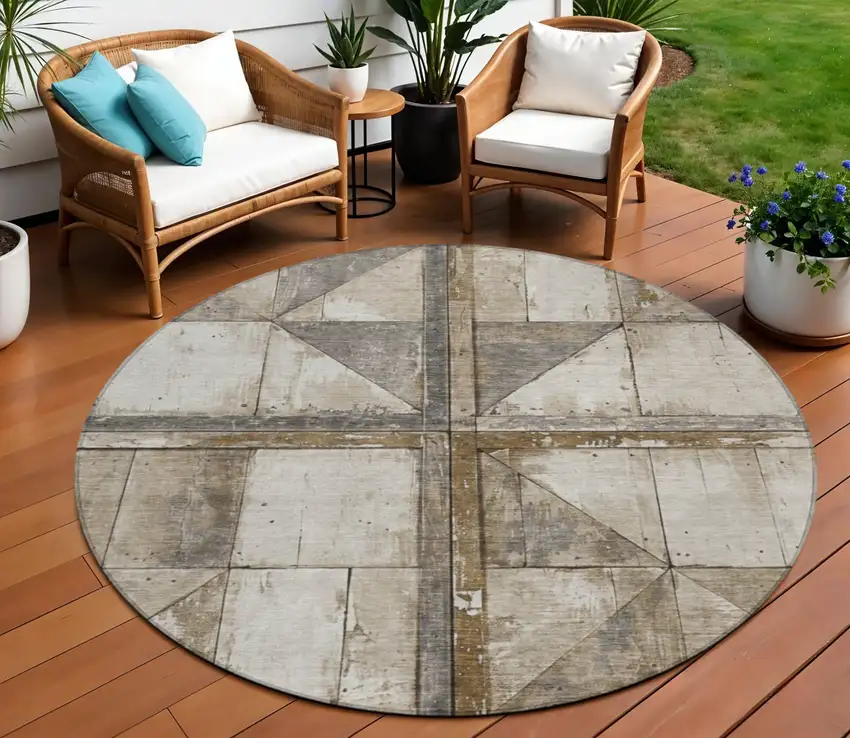 8' Beige And Gray Round Geometric Washable Indoor Outdoor Area Rug Photo 2