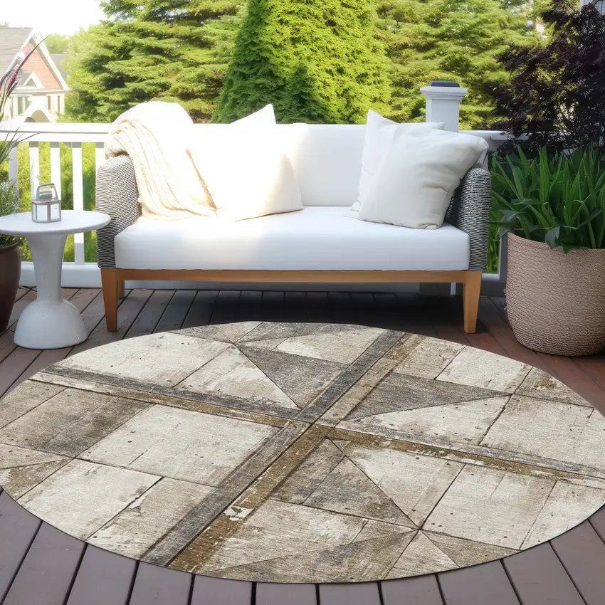 8' Beige And Gray Round Geometric Washable Indoor Outdoor Area Rug Photo 6
