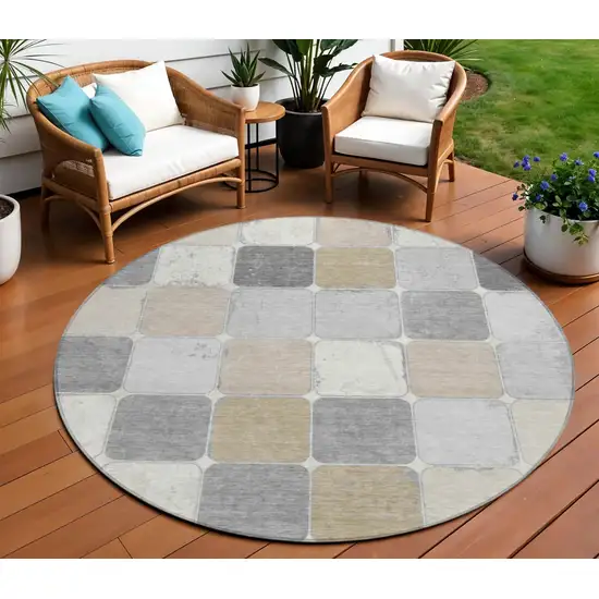 8' Beige And Gray Round Geometric Washable Indoor Outdoor Area Rug Photo 2