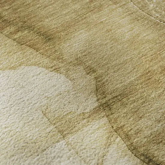 8' Beige And Ivory Abstract Washable Round Rug With UV Protection Photo 9