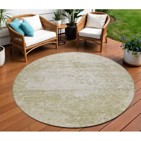 8' Beige And Ivory Round Abstract Washable Indoor Outdoor Area Rug Photo 2