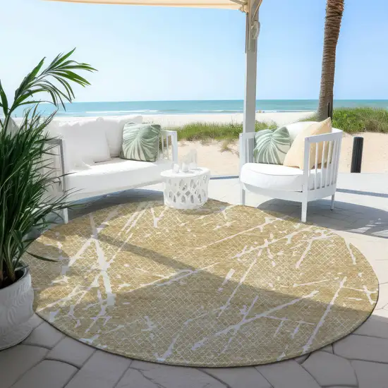 8' Beige And Ivory Round Abstract Washable Indoor Outdoor Area Rug Photo 4