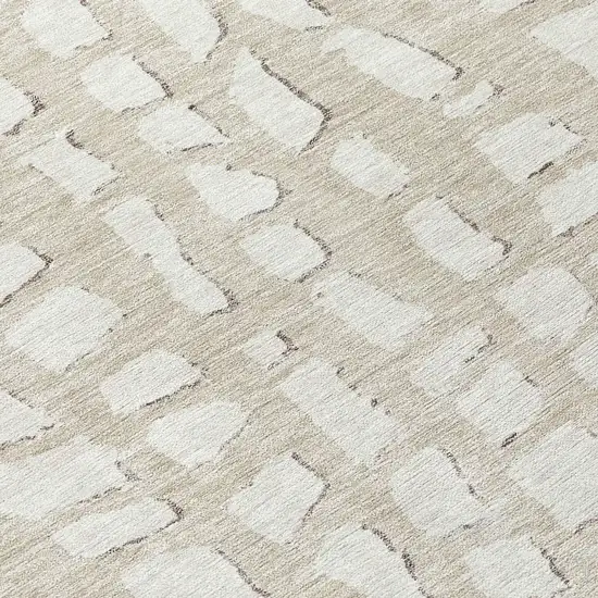 8' Beige And Ivory Round Abstract Washable Indoor Outdoor Area Rug Photo 9