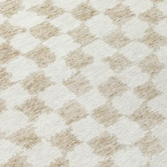 8' Beige And Ivory Round Geometric Washable Indoor Outdoor Area Rug Photo 8