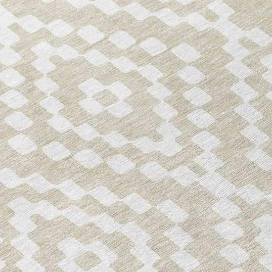 8' Beige And Ivory Round Geometric Washable Indoor Outdoor Area Rug Photo 4