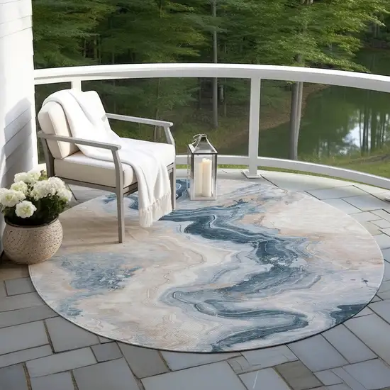 8' Beige And Navy Blue Round Abstract Washable Indoor Outdoor Area Rug Photo 5