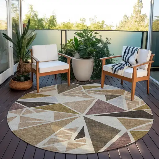 8' Beige Brown And Gray Round Geometric Washable Indoor Outdoor Area Rug Photo 7