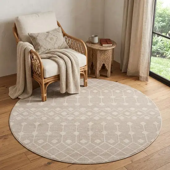 5' Beige Geometric Power Loom Round Rug Photo 1