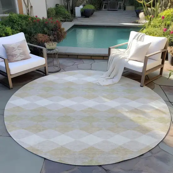 8' Beige Ivory And Gray Round Geometric Washable Indoor Outdoor Area Rug Photo 6