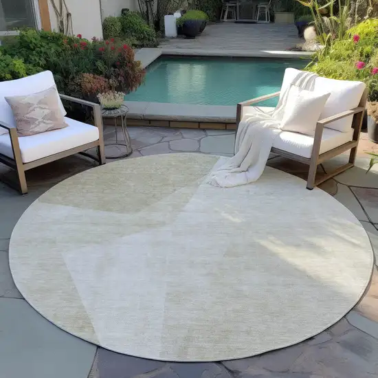 8' Beige Khaki And Taupe Round Abstract Washable Indoor Outdoor Area Rug Photo 6