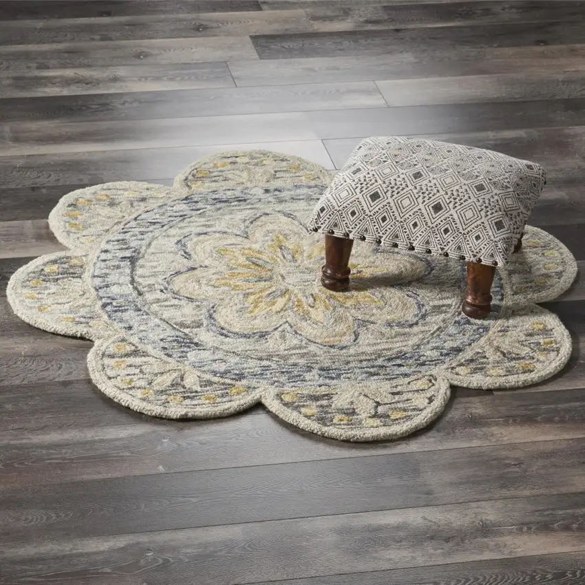4' Beige Round Wool Floral Hand Tufted Area Rug Photo 9