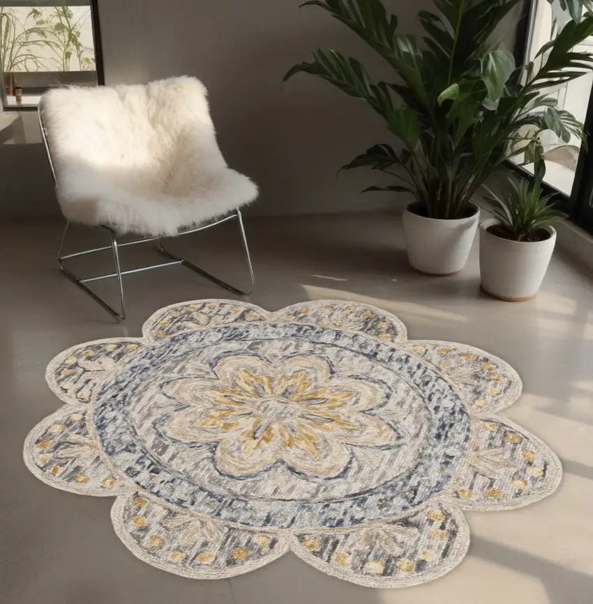 6' Beige Round Wool Floral Hand Tufted Area Rug Photo 1
