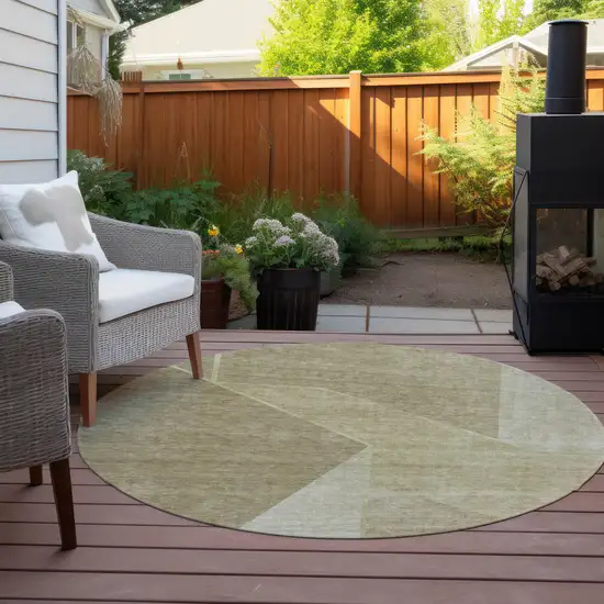 8' Beige Tan And Ivory Round Geometric Washable Indoor Outdoor Area Rug Photo 5