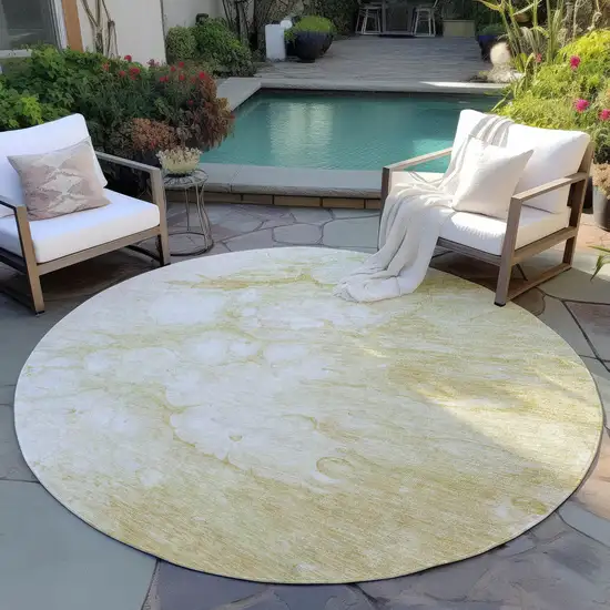 8' Beige Taupe And Artichoke Green Round Abstract Washable Indoor Outdoor Area Rug Photo 6