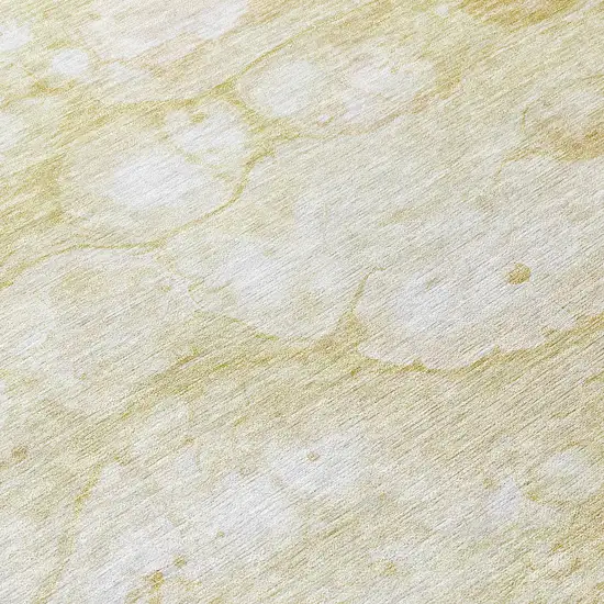 8' Beige Taupe And Artichoke Green Round Abstract Washable Indoor Outdoor Area Rug Photo 9