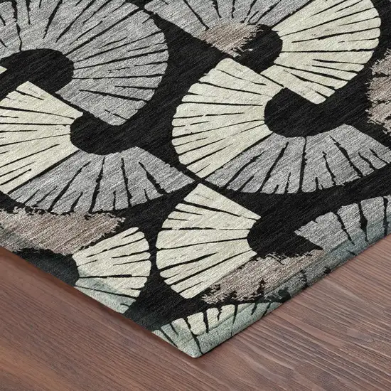 8' Black And Beige Round Geometric Washable Indoor Outdoor Area Rug Photo 3