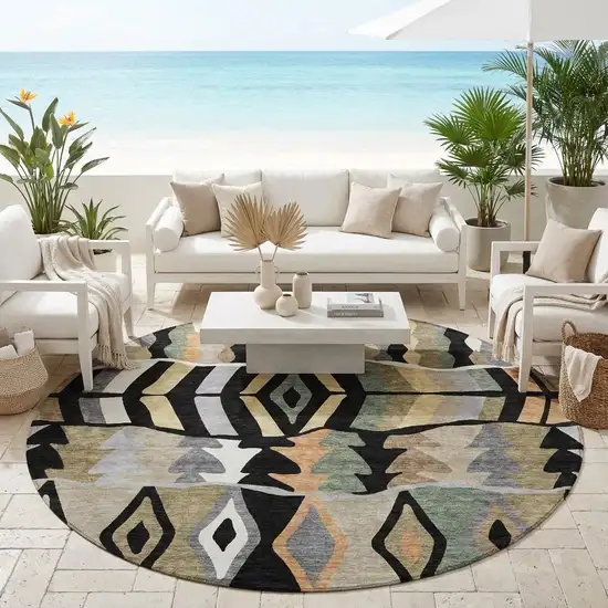 8' Black And Beige Round Geometric Washable Indoor Outdoor Area Rug Photo 1