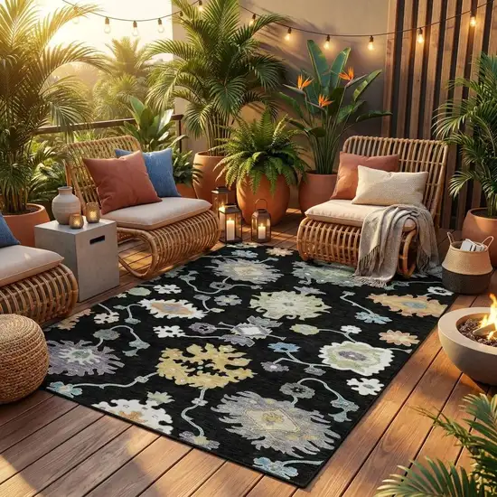 8' Black And Beige Round Oriental Washable Indoor Outdoor Area Rug Photo 1