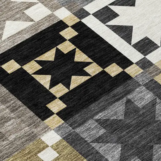 8' Black And Brown Round Patchwork Washable Indoor Outdoor Area Rug Photo 5