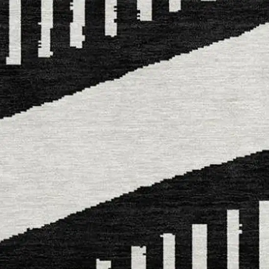 8' Black And Graphite Round Geometric Washable Indoor Outdoor Area Rug Photo 3