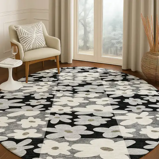 8' Black And Gray Round Floral Washable Indoor Outdoor Area Rug Photo 4