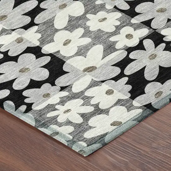 8' Black And Gray Round Floral Washable Indoor Outdoor Area Rug Photo 5