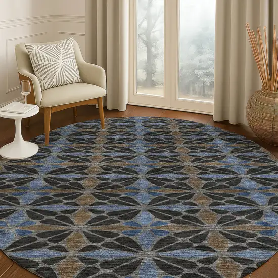 8' Black And Gray Round Geometric Washable Indoor Outdoor Area Rug Photo 5
