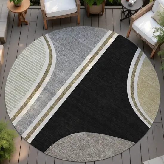 8' Black And Gray Round Geometric Washable Indoor Outdoor Area Rug Photo 4